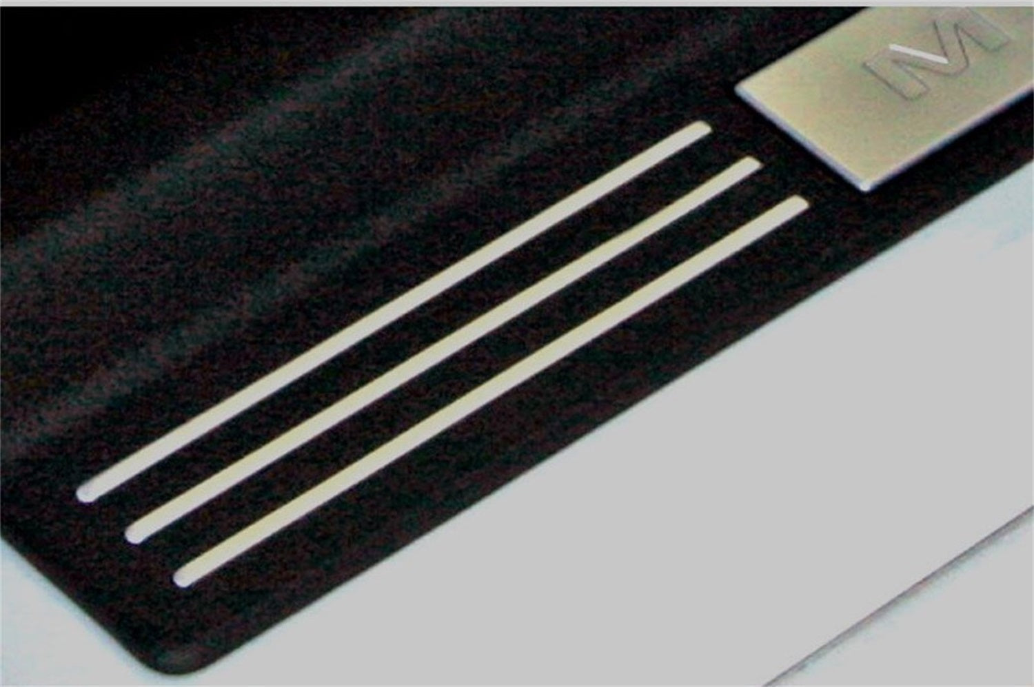 Drake Muscle Sill Plate Accent Strips 5R3Z-13208-BARS
