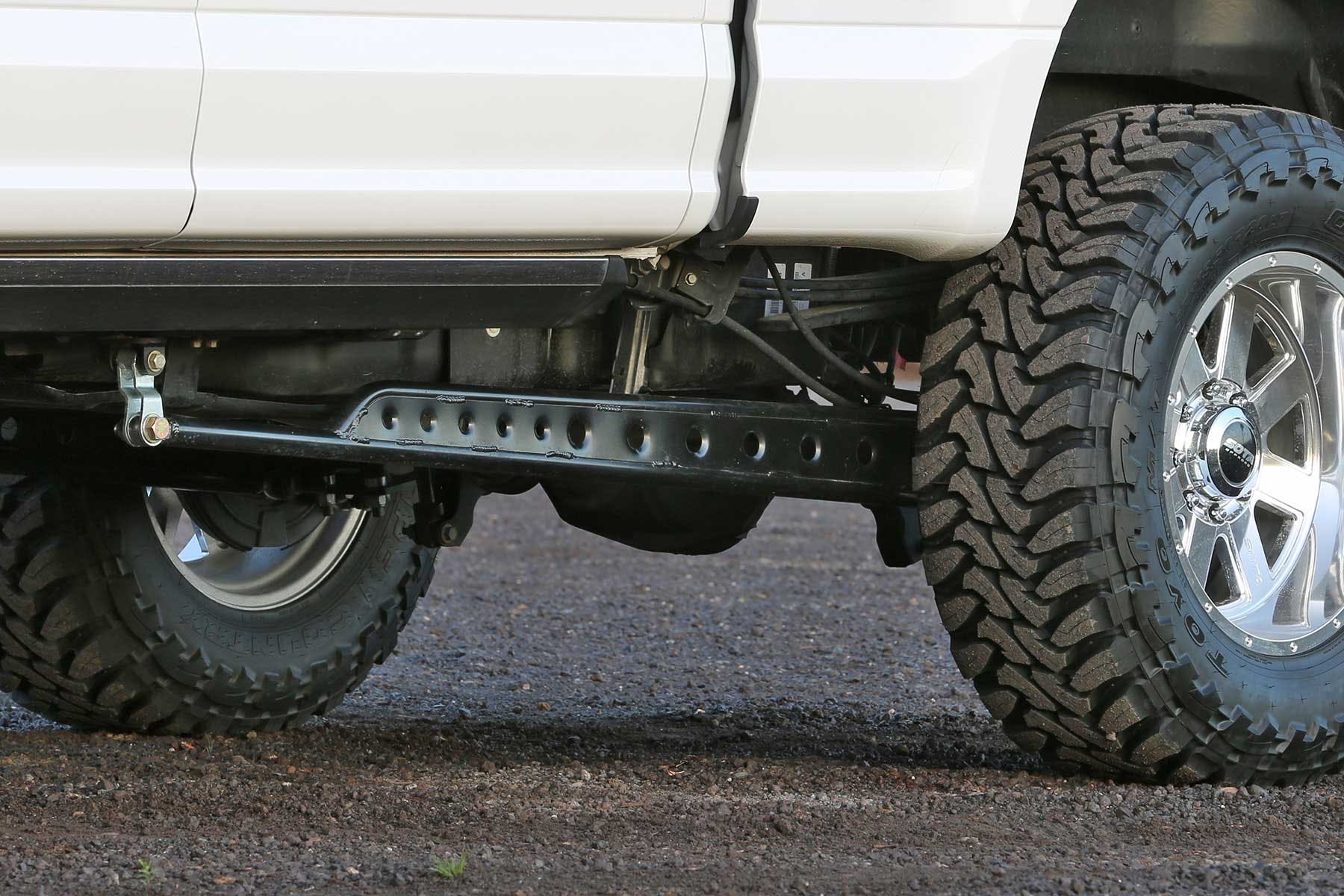 Fabtech FTS62008 Traction Bar System