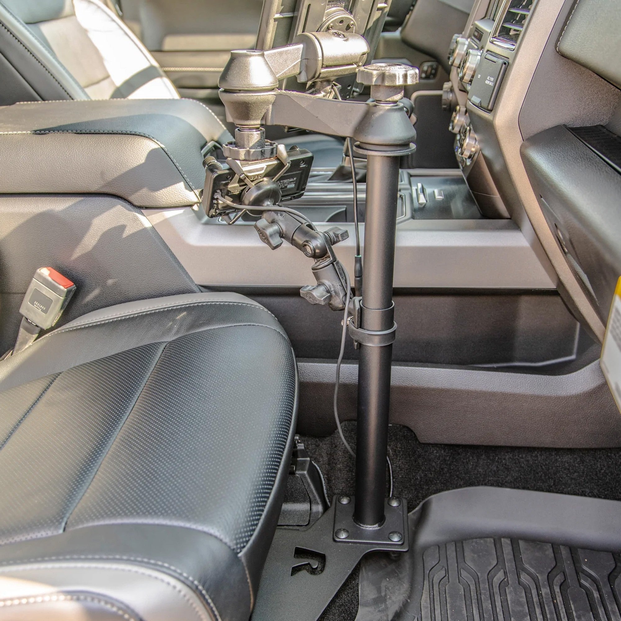 RAM No-Drill Mount for '15-23 Ford F-150, '17-22 F-250 + More