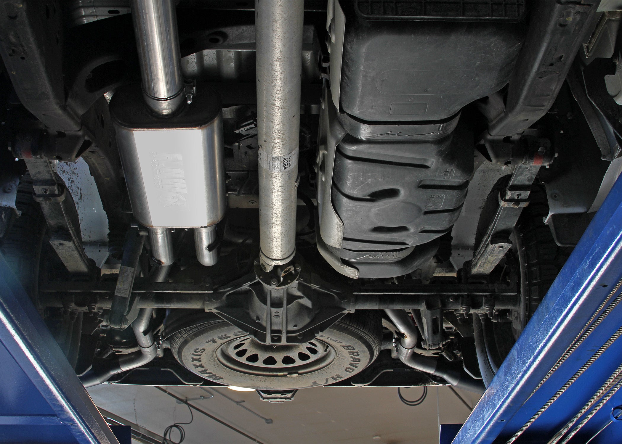 Flowmaster Chevrolet, GMC (2.7) Exhaust System Kit 718114