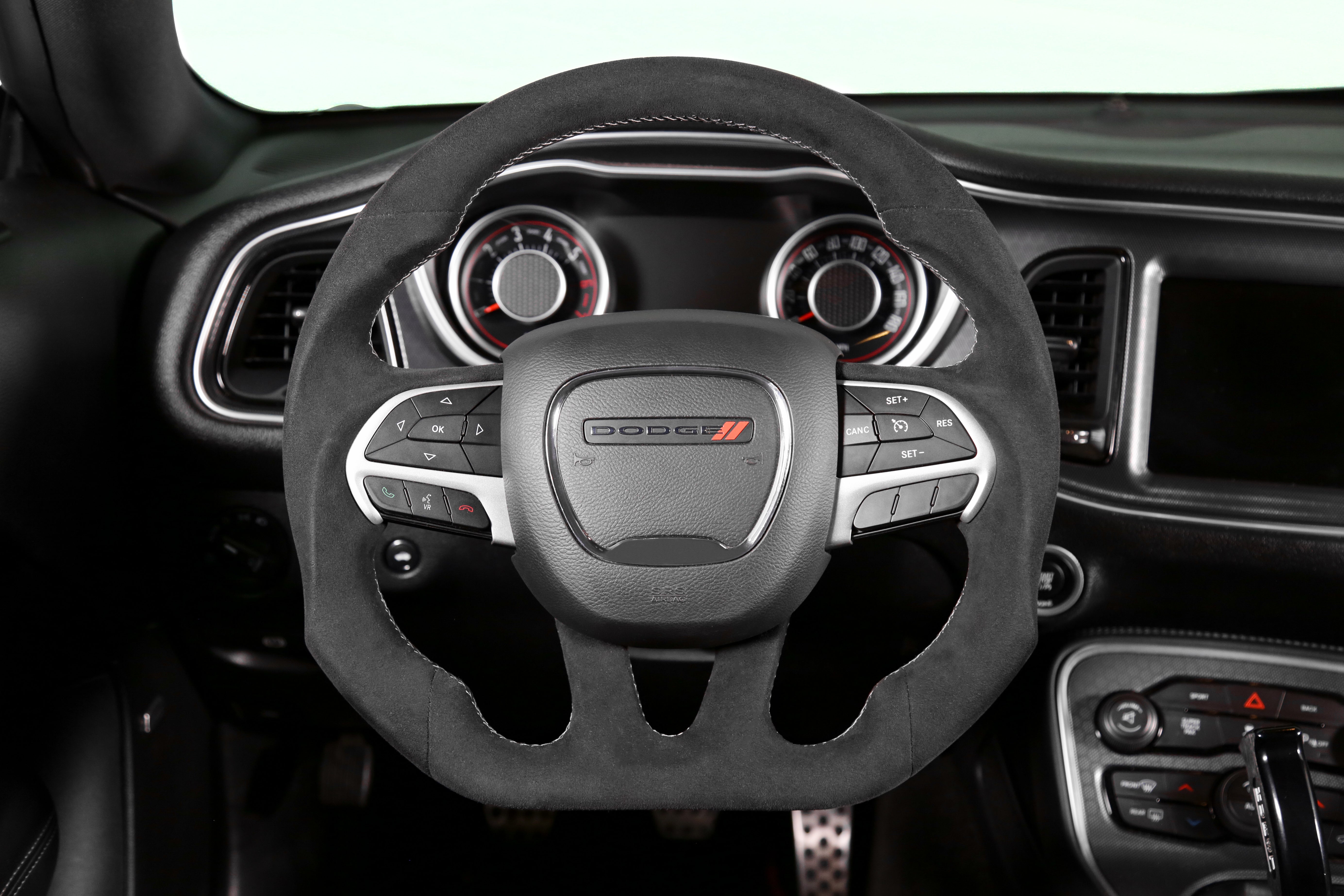 Drake Muscle Cars Dodge (3.6, 5.7, 6.2, 6.4) Steering Wheel CH950-18