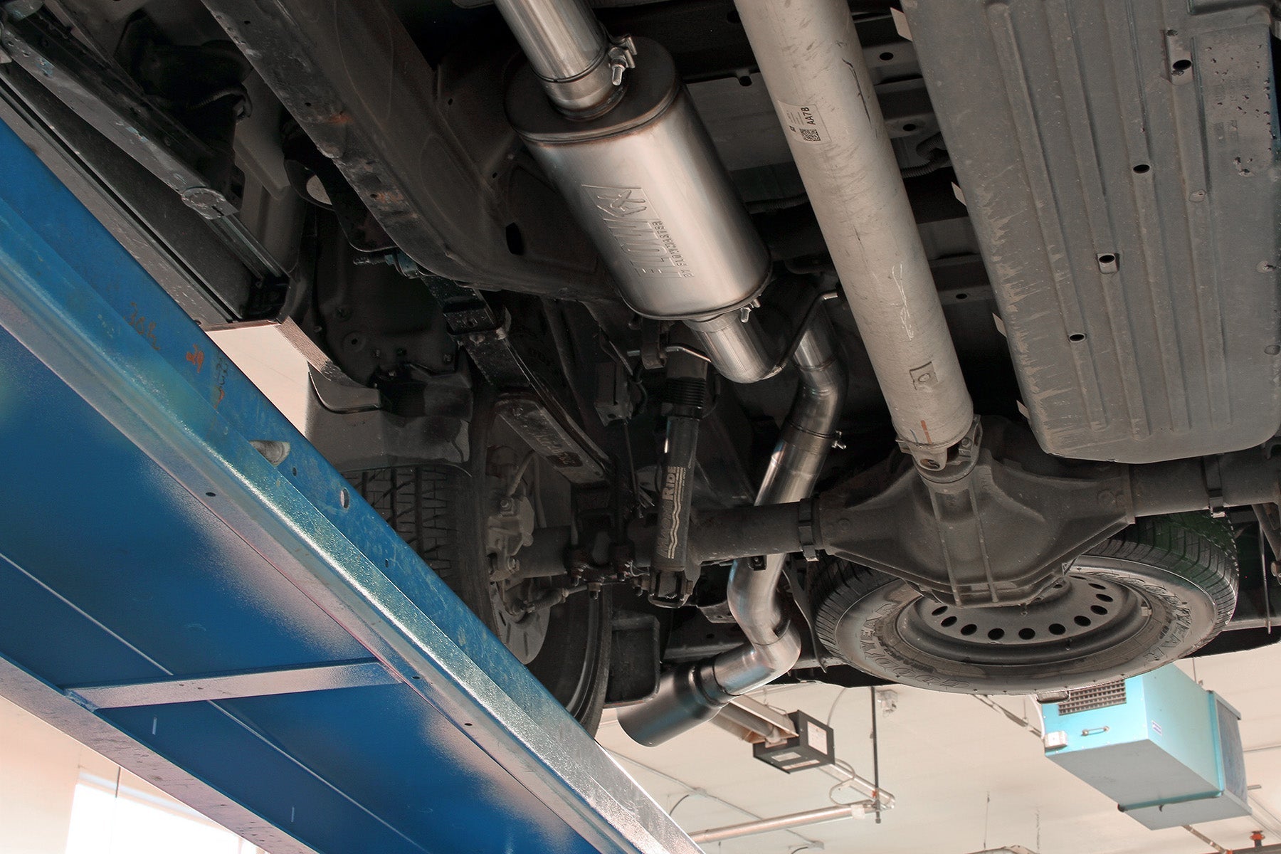 Flowmaster Chevrolet, GMC (6.2) Exhaust System Kit 717885