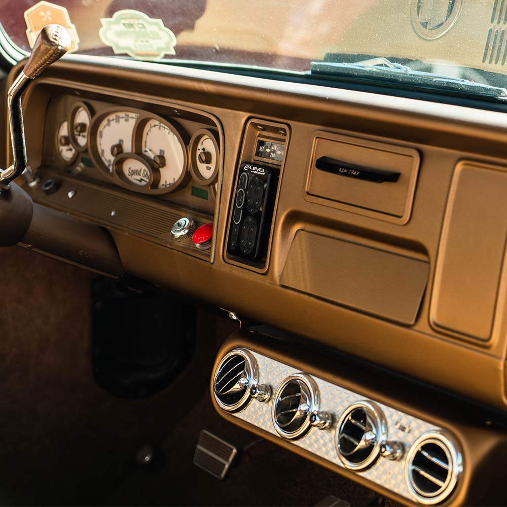 AccuAir Suspension e+ TouchPad Connects to e+ ECU for a hardwired interface AA-3640