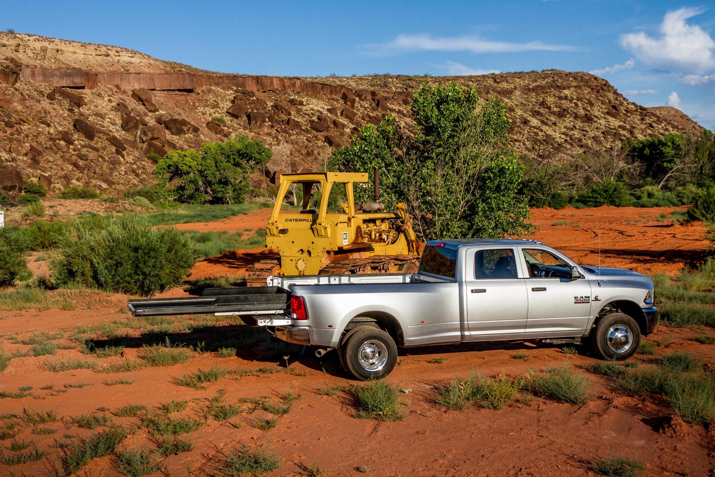 DECKED CG2200XL-9548 Slide Out Cargo Tray, 2200lb capacity, 100% ext 28 bearings, Alum Tie-Down Rails