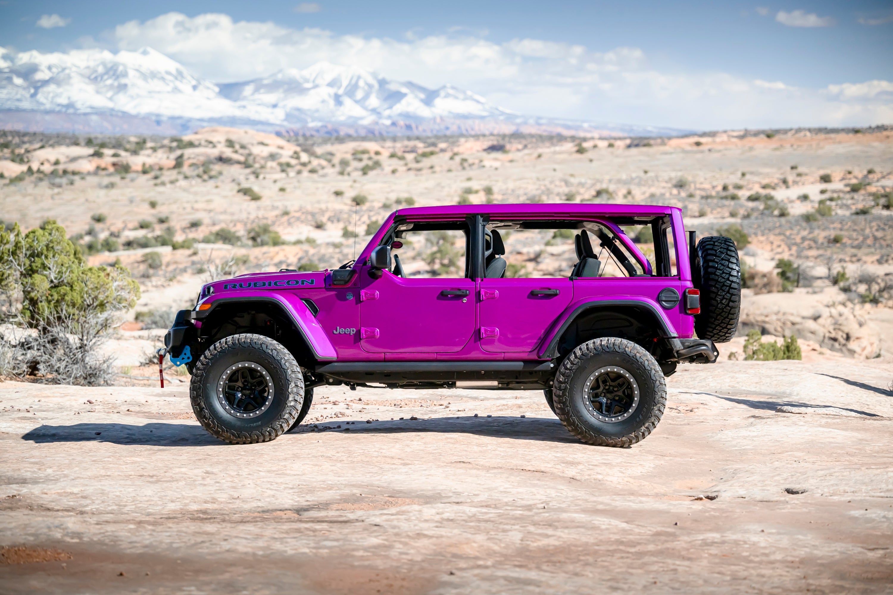 AccuAir Suspension System for 21-24 Jeep Wrangler JL Unlimited 4-Door 4xe AA-4474