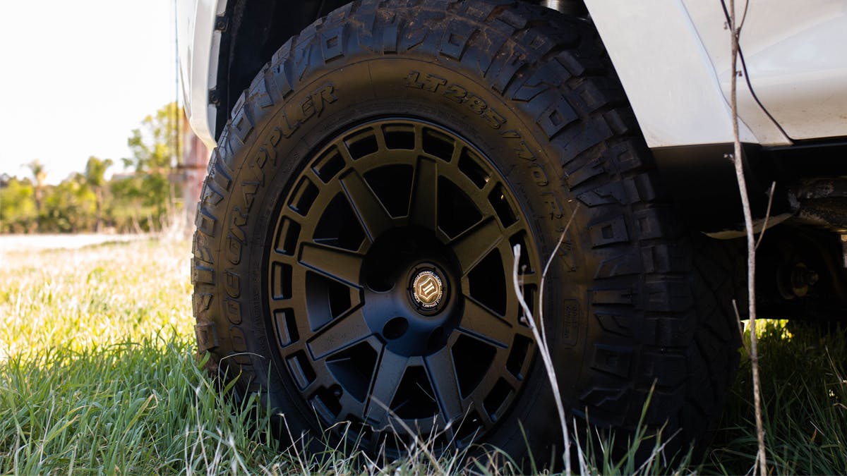 ICON Alloys 3217857345SB Compass Satin Black - 17 X 8.5 / 5X5 / -6mm / 4.5 bs