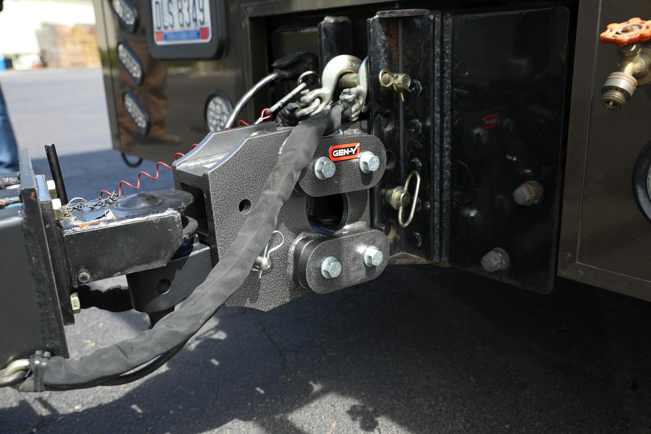 GEN-Y Hitch GH-10083 Victory Lane Torsion Flex Channel Mount Class C Toterhome Hitch 5.5K - 7.5K TW