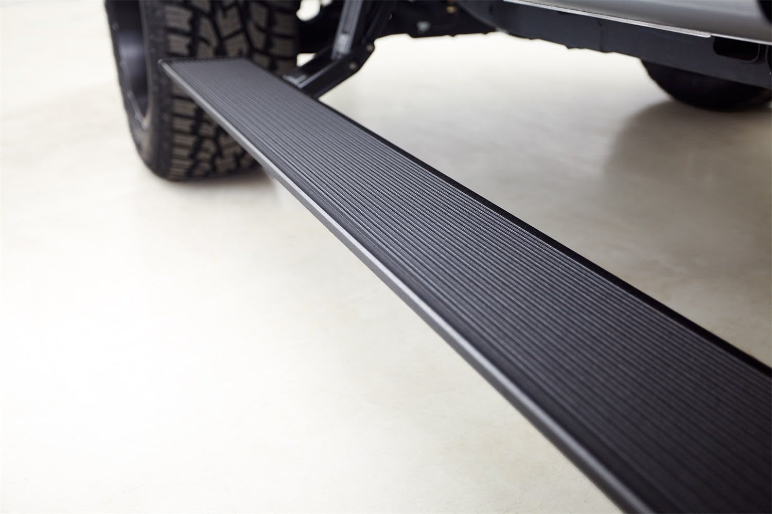 AMP Research 78139-01A PowerStep Xtreme Plug-N-Play Black