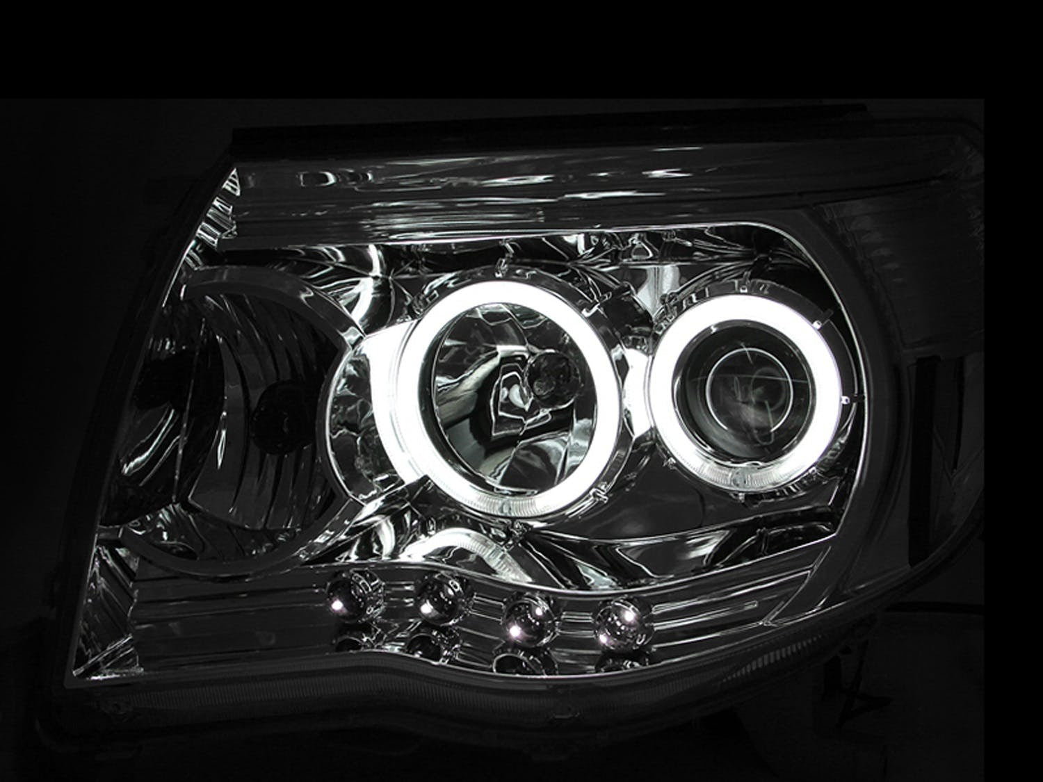 AnzoUSA 121281 Projector Headlights with Halos Chrome