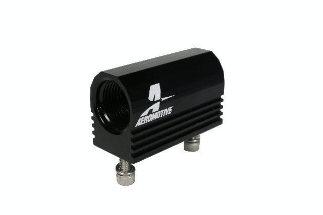 Aeromotive Fuel System 15115 2005-2006 Ford 4.6L Fuel Rail Pressure Sensor Adapter Log (-08 AN inlet /outlet)