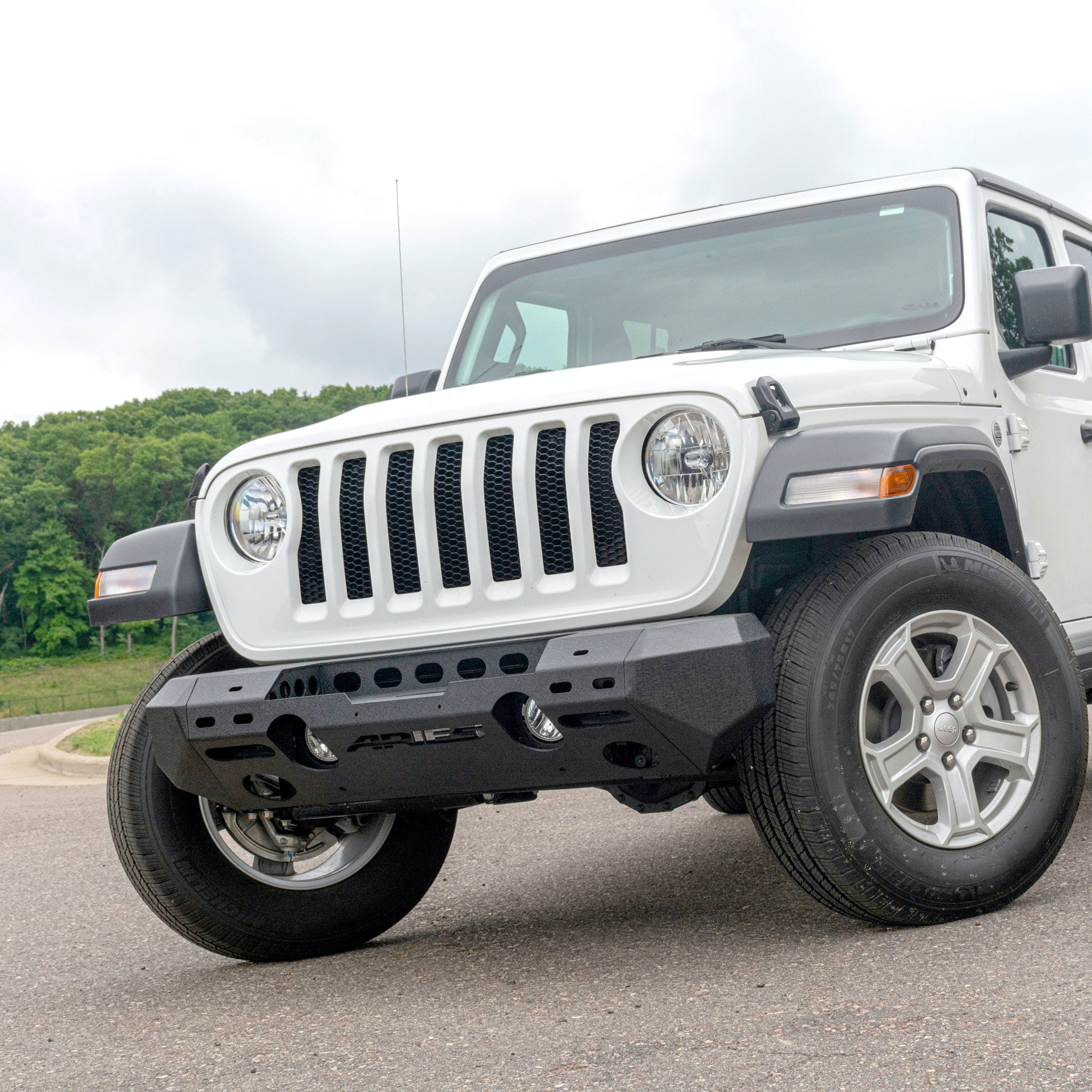 ARIES 2082070 TrailChaser Jeep Wrangler JL, Gladiator Steel Front Bumper (Option 6)