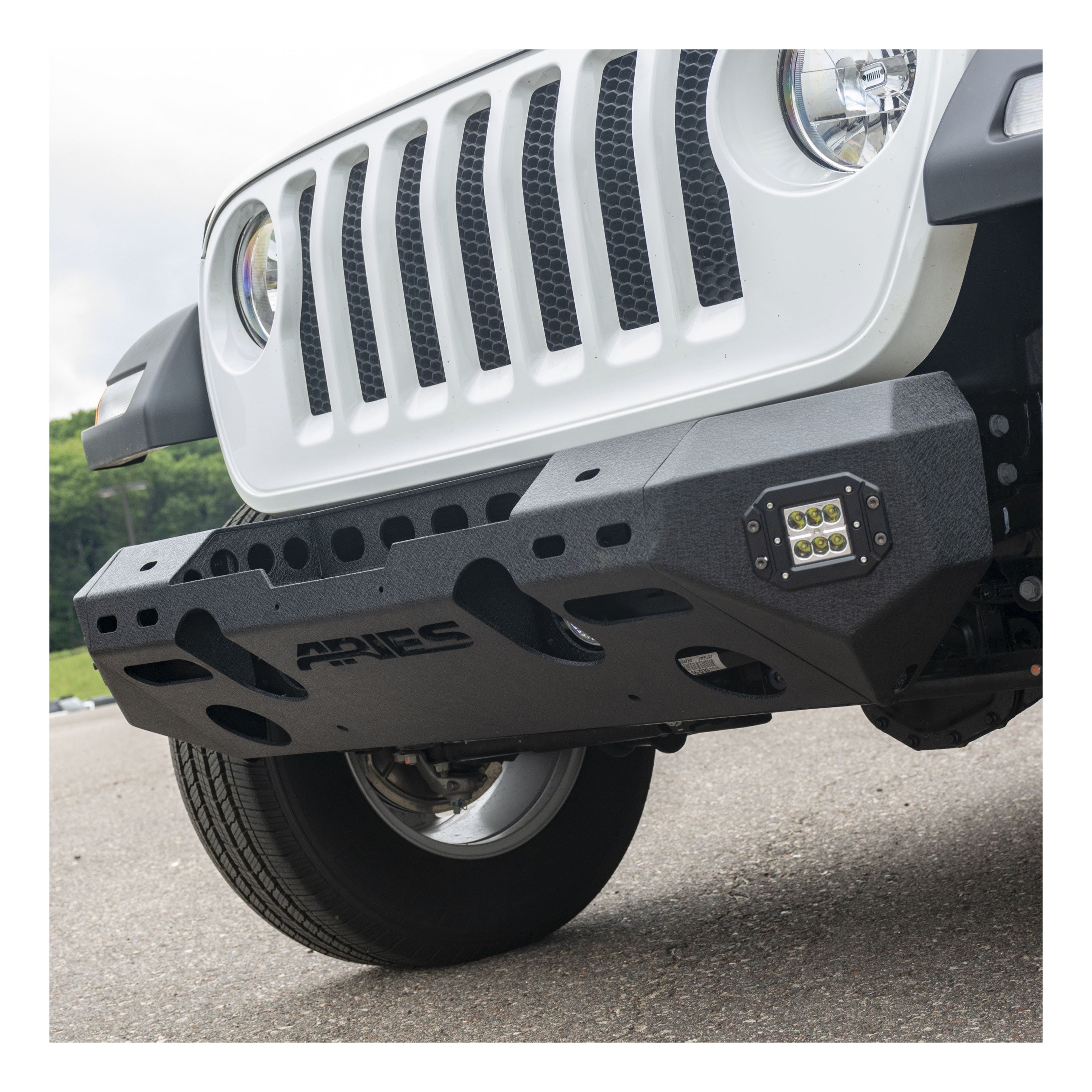 ARIES 2082071 TrailChaser Jeep Wrangler JL, Gladiator Steel Front Bumper (Option 5)