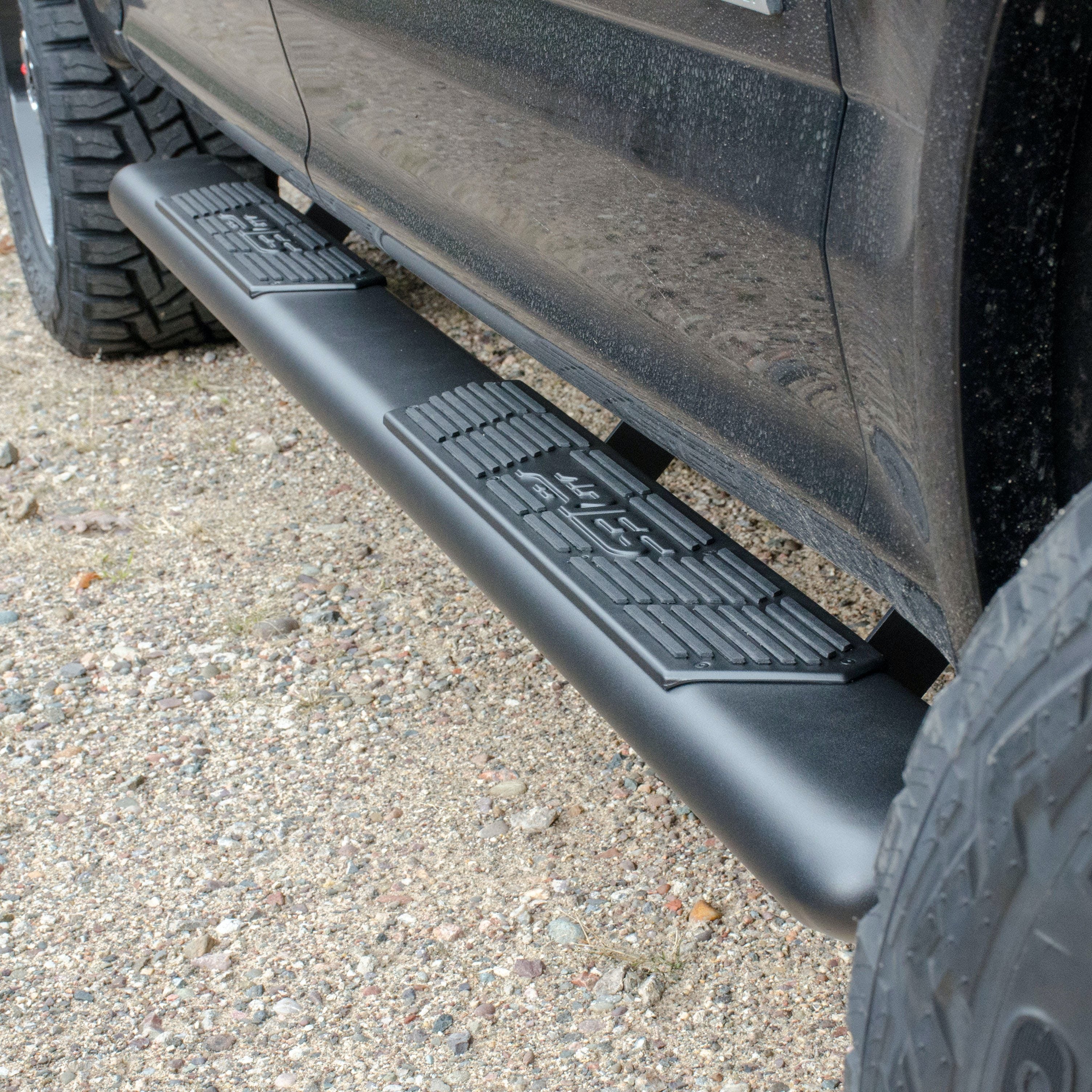 ARIES 2558048 AscentStep 5-1/2" x 91" Black Steel Running Boards, Select Ford F-Series Crew
