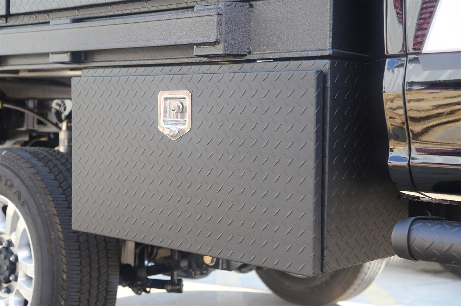 Dee Zee DZ77TB Tool Box - Specialty Underbed Black BT Alum