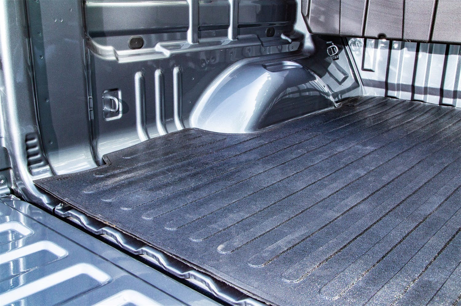 Dee Zee DZ87009 Heavyweight Bed Mat - Custom Fit