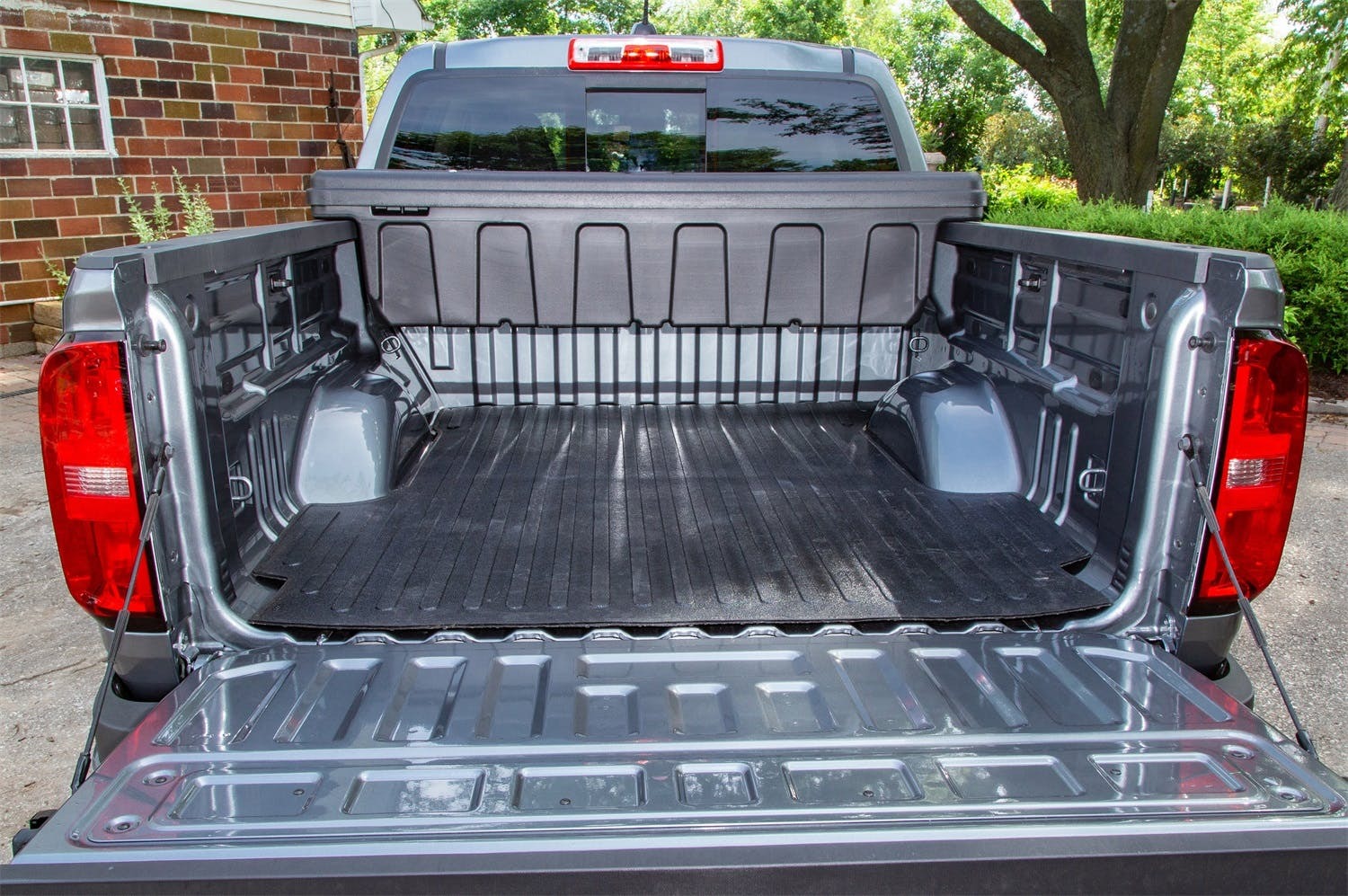 Dee Zee DZ87009 Heavyweight Bed Mat - Custom Fit