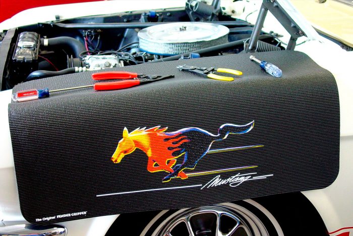 Fender Gripper Flaming Pony Mat