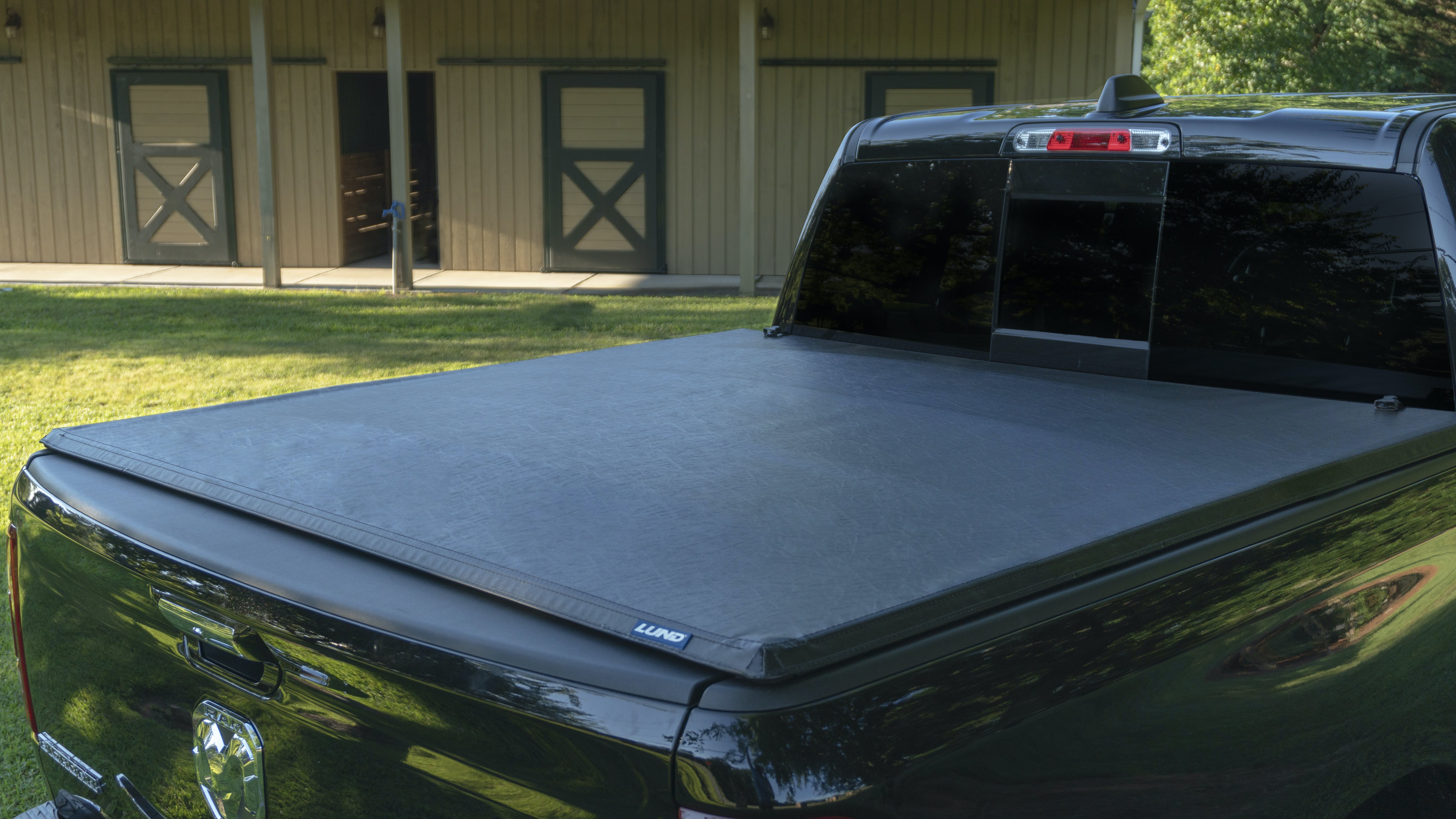 LUND 950115 Genesis Tri-Fold Tonneau Cover