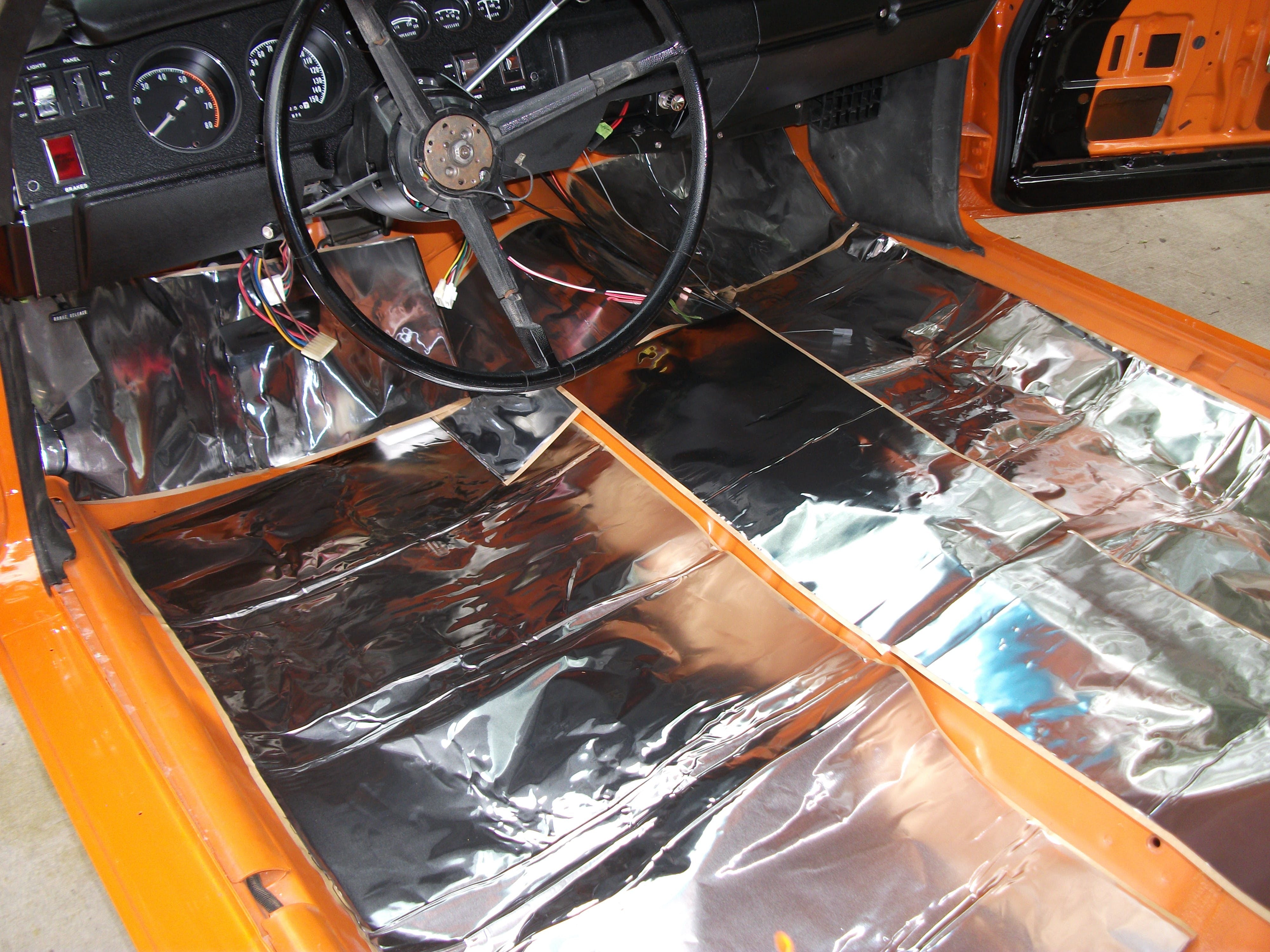 Hushmat 10900 MEGA Bulk Kit includes 9 silver sheets of 24x48 in Ultra. Total 72 sqft.