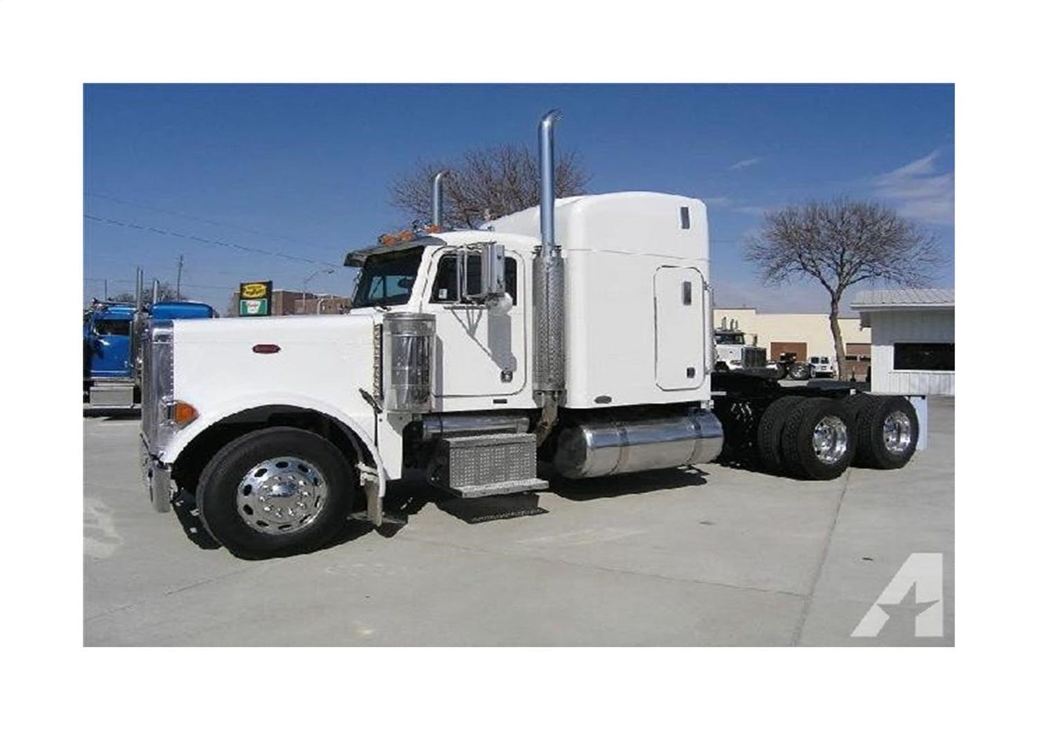 Hushmat 80003 Heavy duty HighTop with opening for sleeper to insulate both day cab/floor.