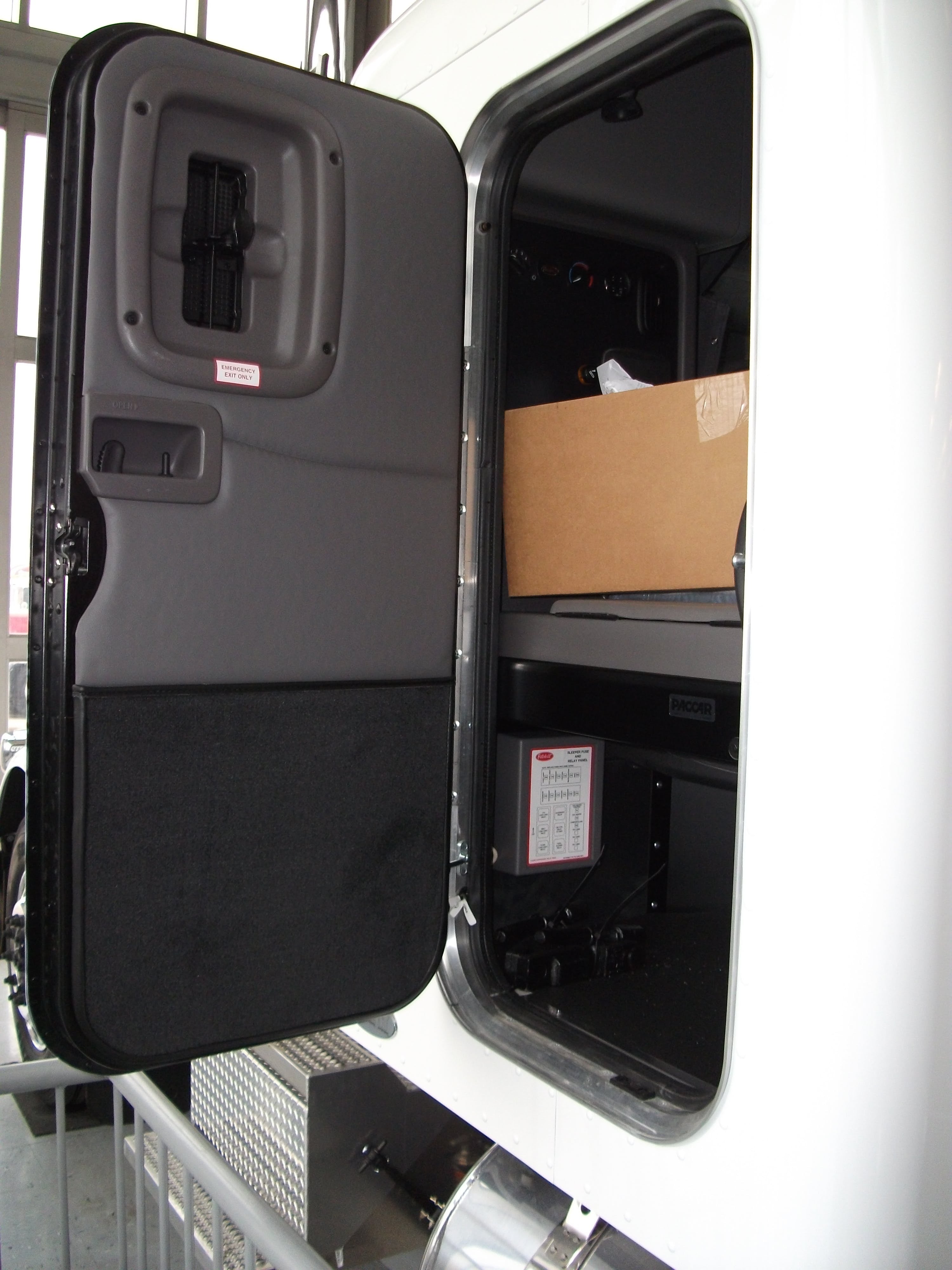 Hushmat 81104 Heavy duty FlatTop 63 in truck insulation kit for floor and sleeper.