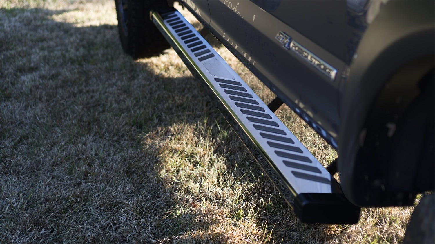 LUND 28665026 Summit Ridge 2.0 Running Board, Polished Stainless SUMMIT RIDGE 2.0 STAINLESS