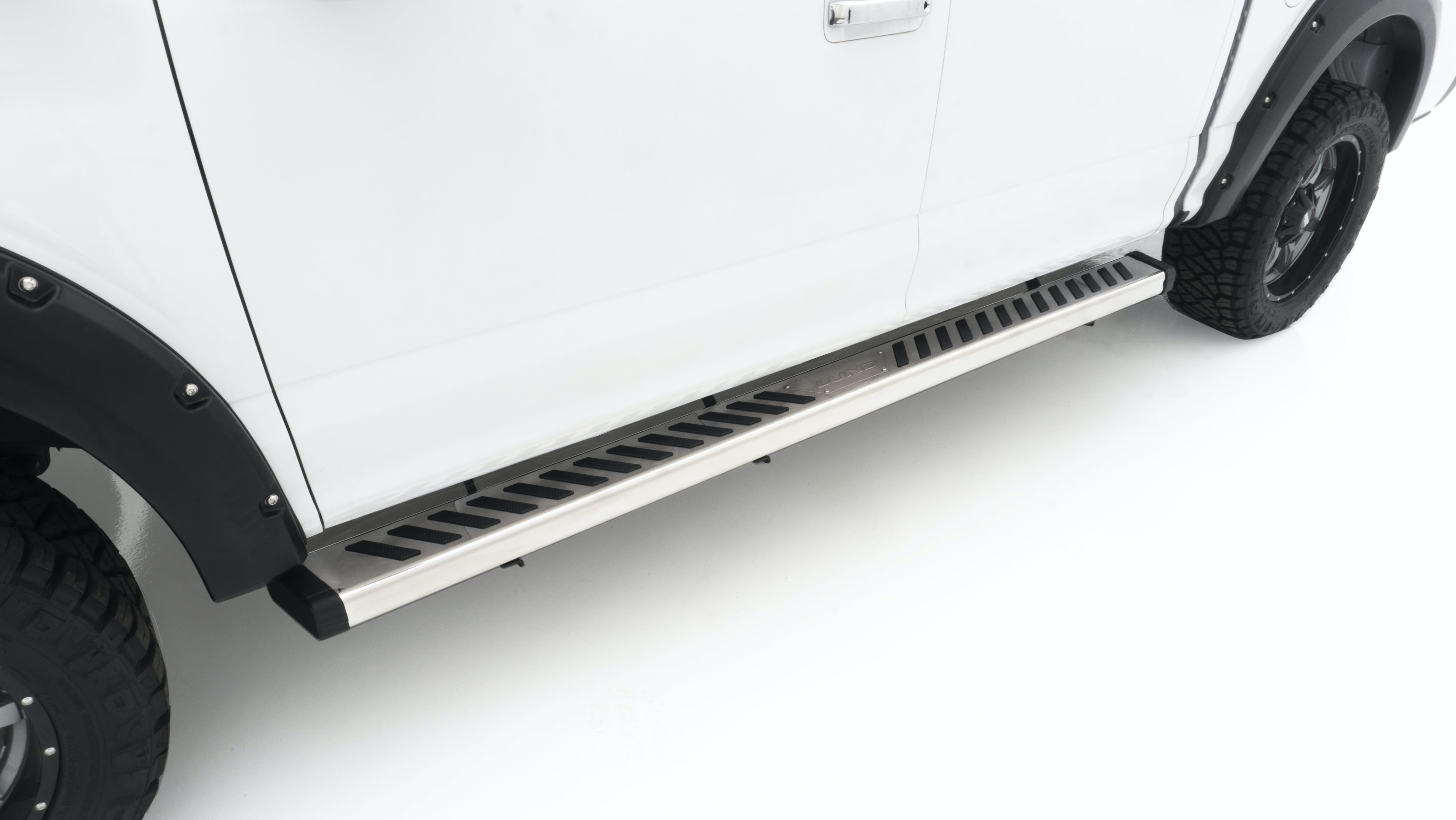 LUND 28665035 Summit Ridge 2.0 Running Board, Polished Stainless SUMMIT RIDGE 2.0 STAINLESS