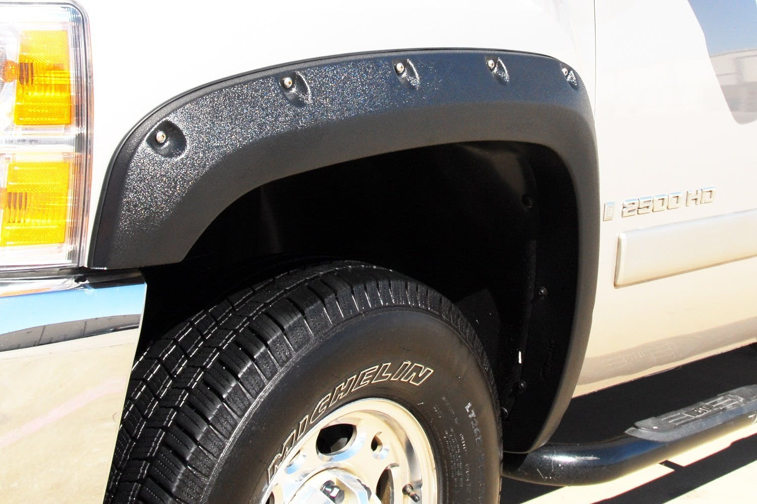 LUND RX106T RX-Style Fender Flares 4pc Textured RX-RIVET STYLE 4PC TEXTURED