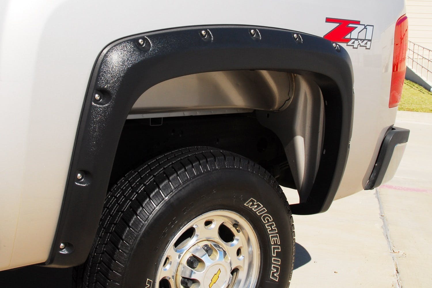 LUND RX106TB RX-Style Fender Flares 2pc Textured RX-RIVET STYLE 2PC TEXTURED