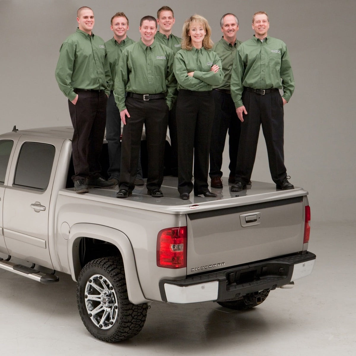 UnderCover UC2176L-H7 LUX Tonneau Cover, Bronze Fire