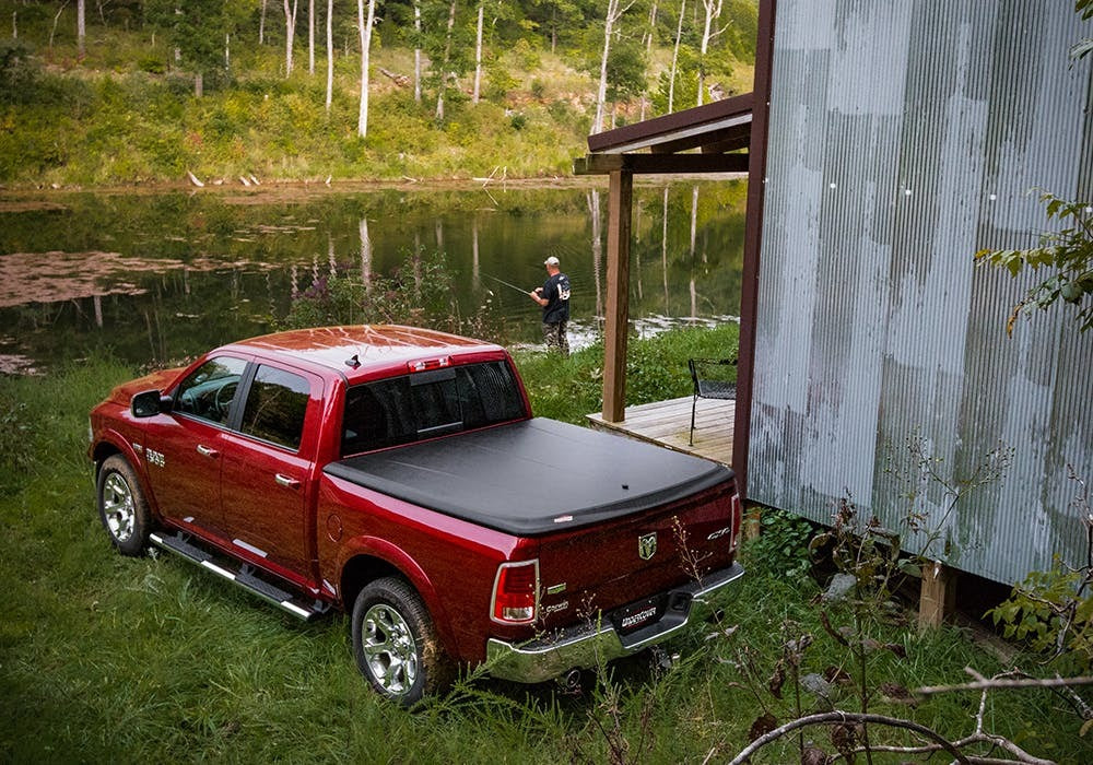 UnderCover UC3076 SE Tonneau Cover, Black Textured