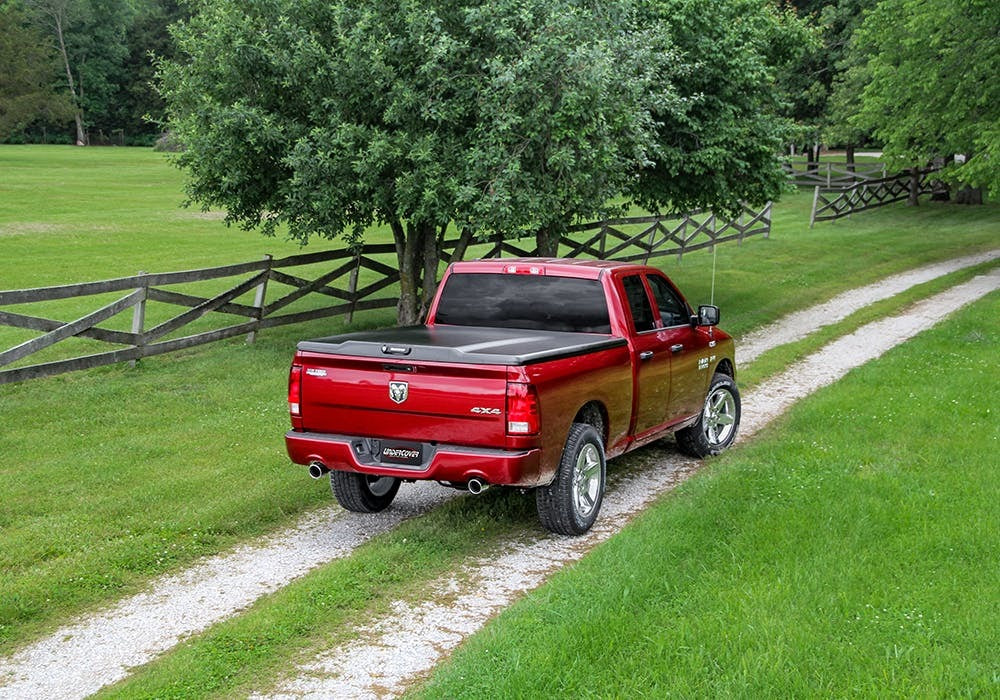 UnderCover UC3098 Elite Tonneau Cover Black Textured