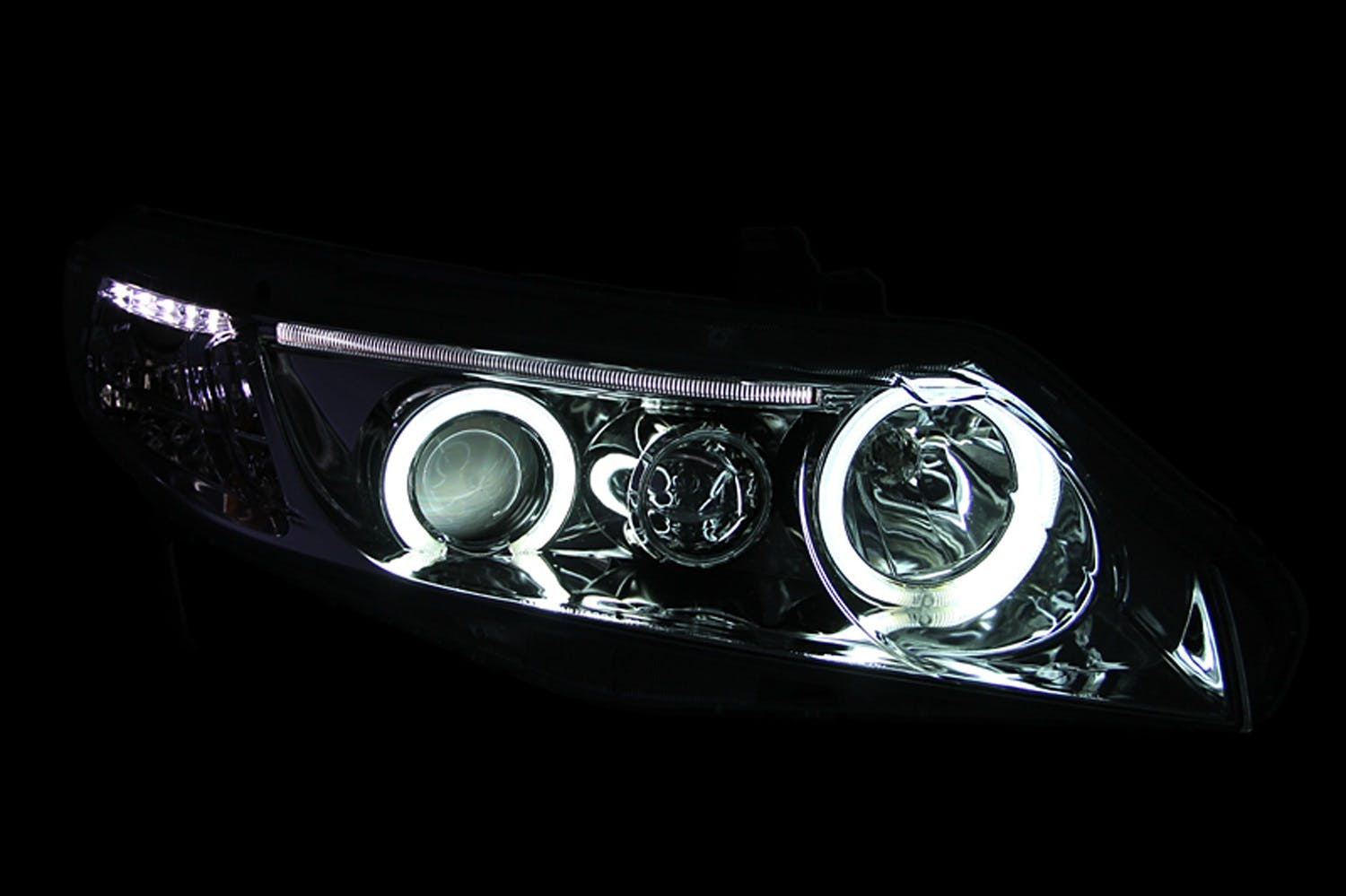 AnzoUSA 121061 Projector Headlights with Halo Chrome (SMD LED)