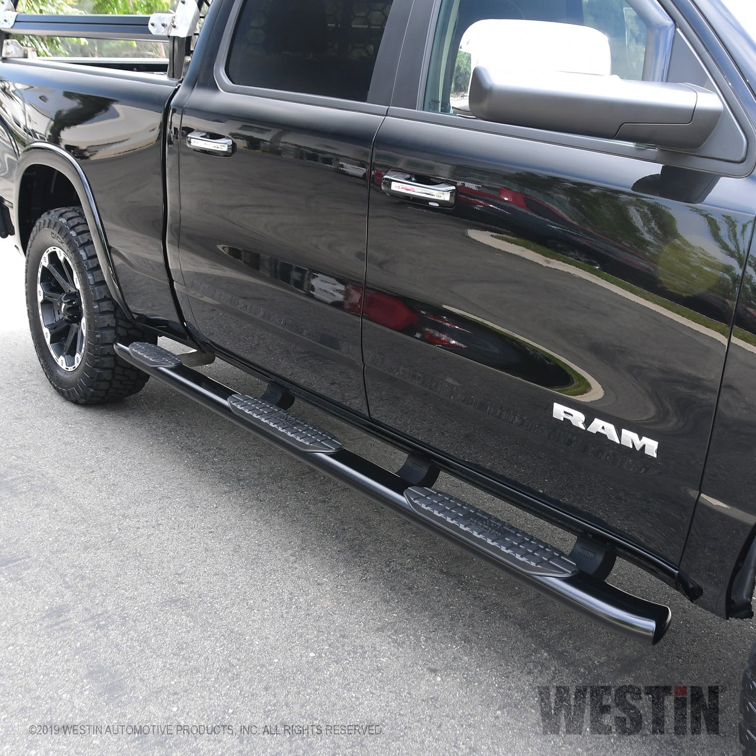 Westin Automotive 21-534705 Pro Traxx 5 Oval W2W Nerf Step Bars Black