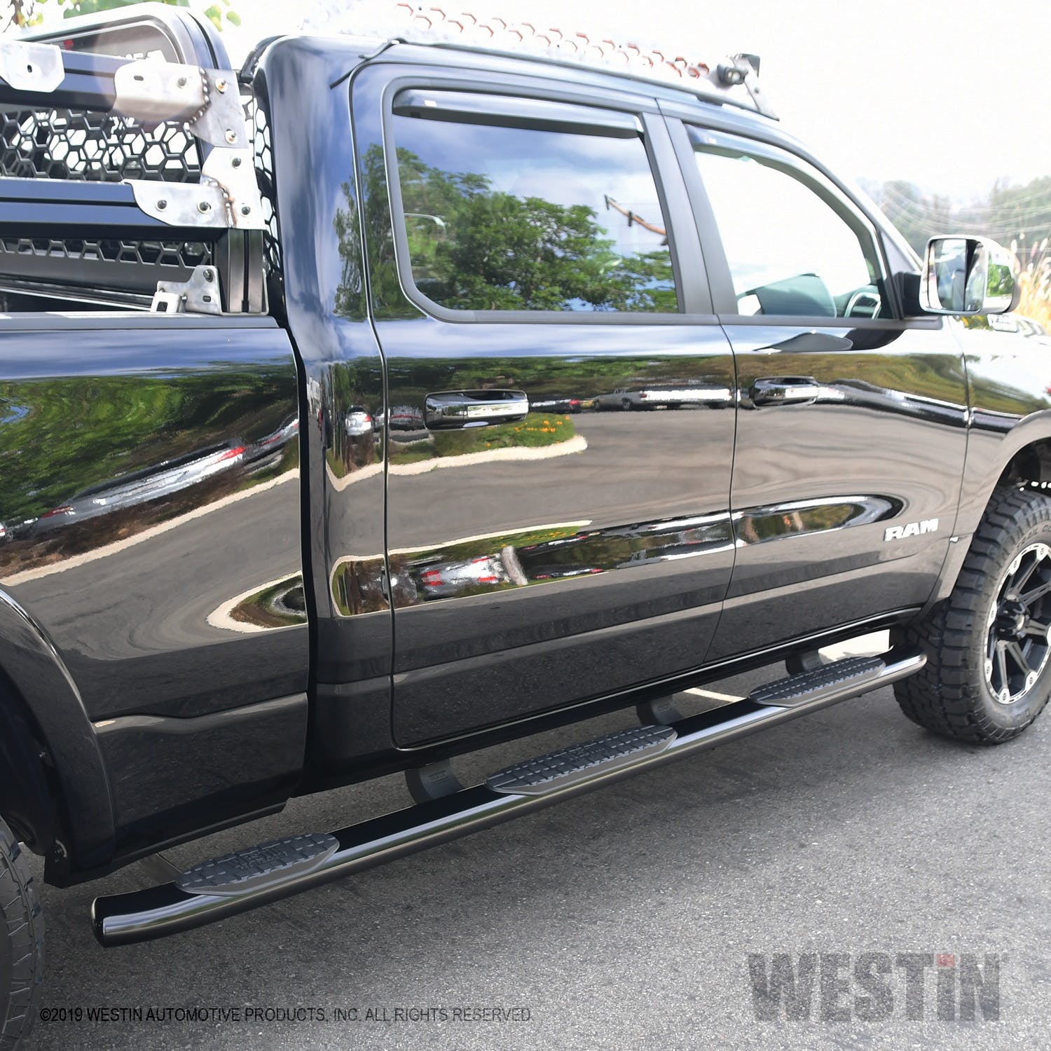 Westin Automotive 21-534705 Pro Traxx 5 Oval W2W Nerf Step Bars Black