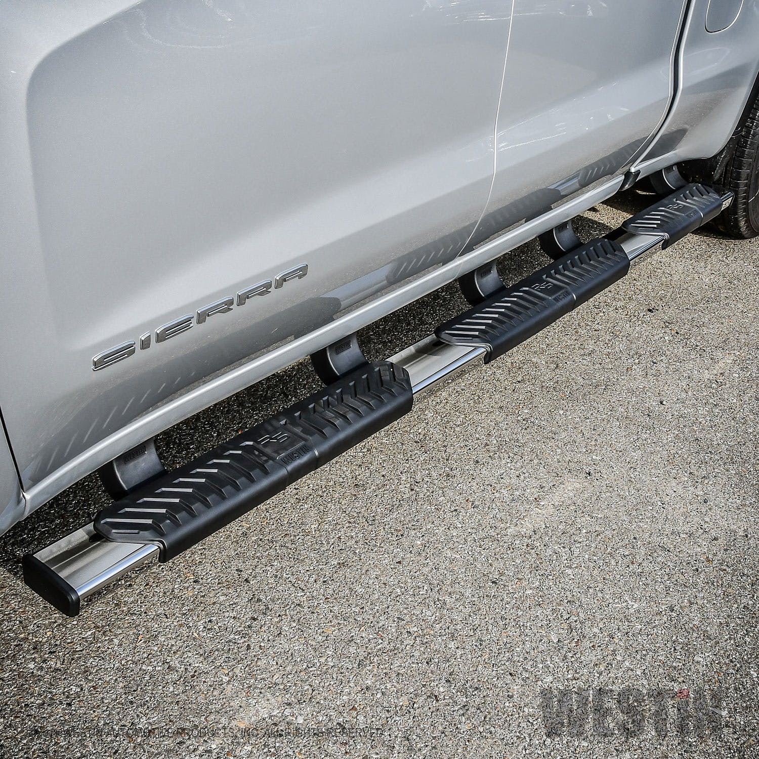 Westin Automotive 28-534680 R5 M-Series Wheel-to-Wheel Nerf Step Bars Polished Stainless