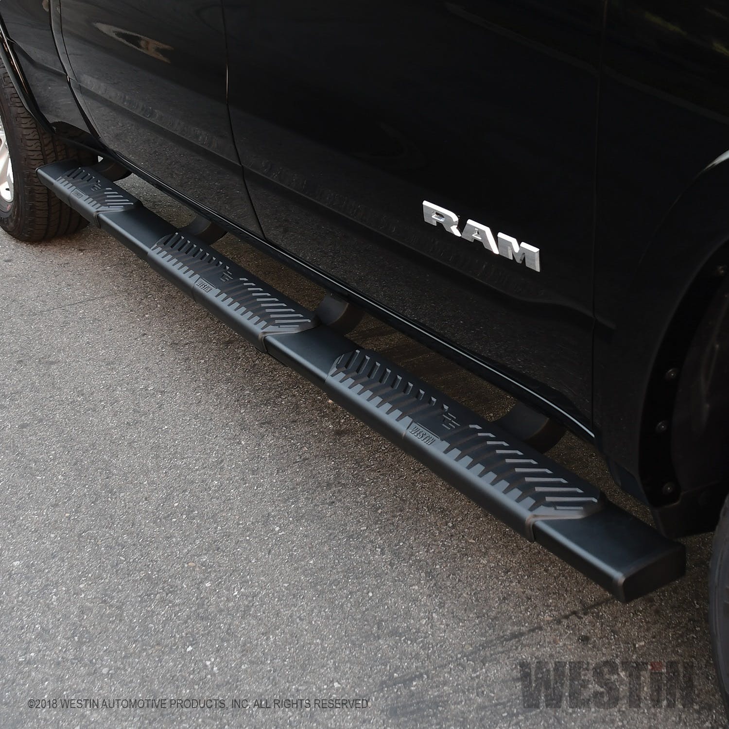 Westin Automotive 28-534705 R5 M-Series Wheel-to-Wheel Nerf Step Bars Black