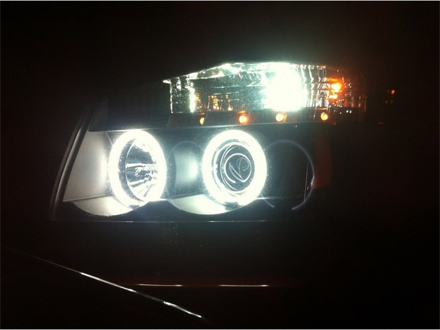 Spyder Auto 5030207 (Spyder) Nissan Titan 04-15/Nissan Armada 04-07 Projector Headlights-CCFL Halo-L