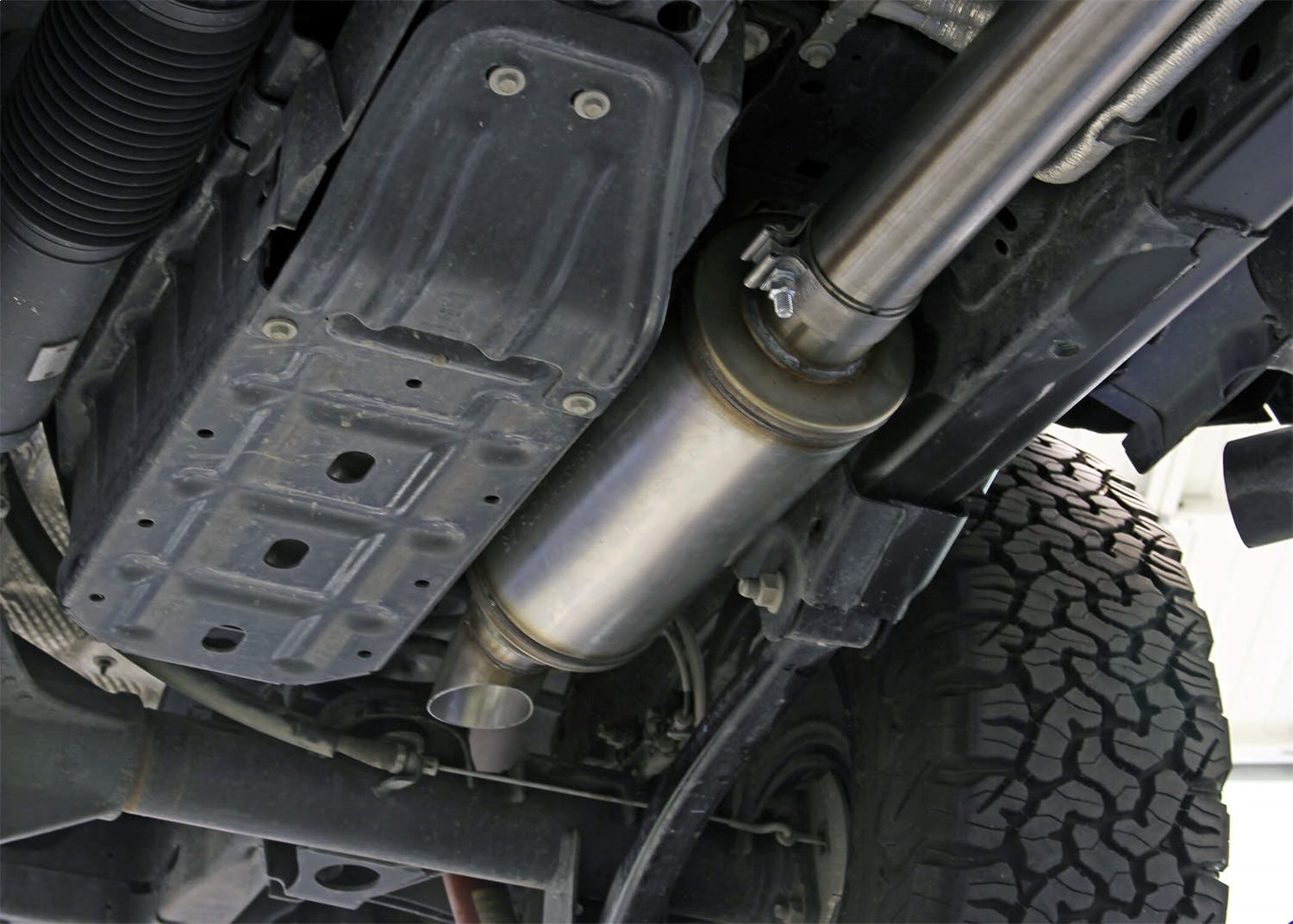 Flowmaster 717966 FlowFX Extreme Cat-Back Exhaust System