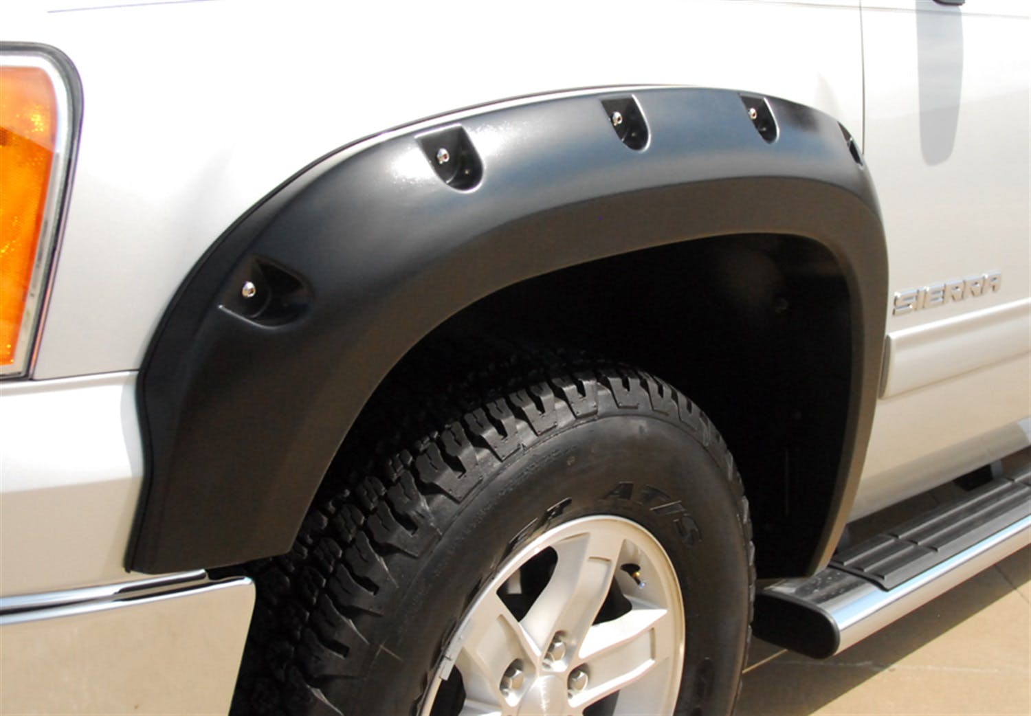 LUND RX109T RX-Style Fender Flares 4pc Textured RX-RIVET STYLE 4PC TEXTURED