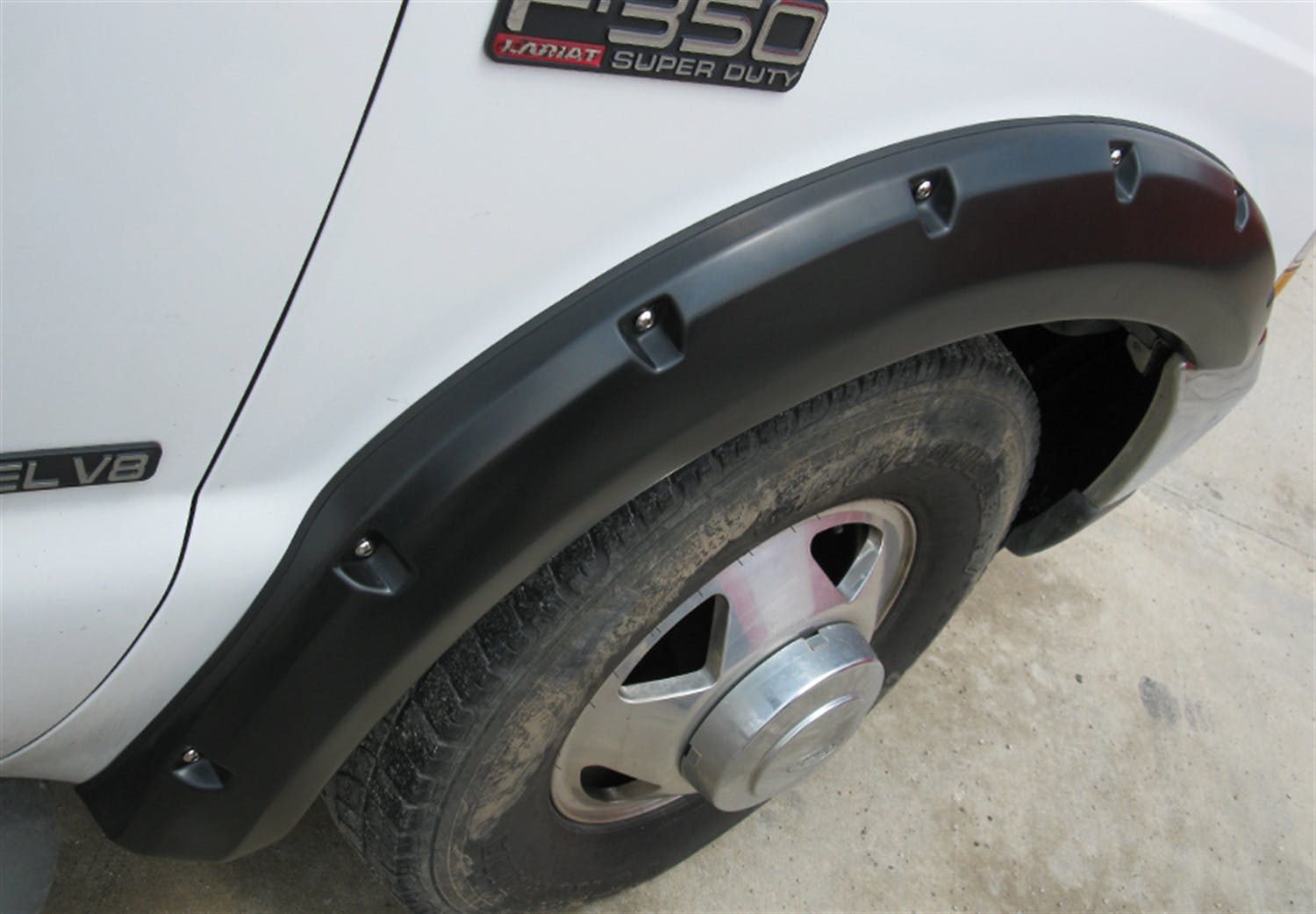 LUND RX311S RX-Style Fender Flares 4pc Smooth RX-RIVET STYLE 4PC SMOOTH