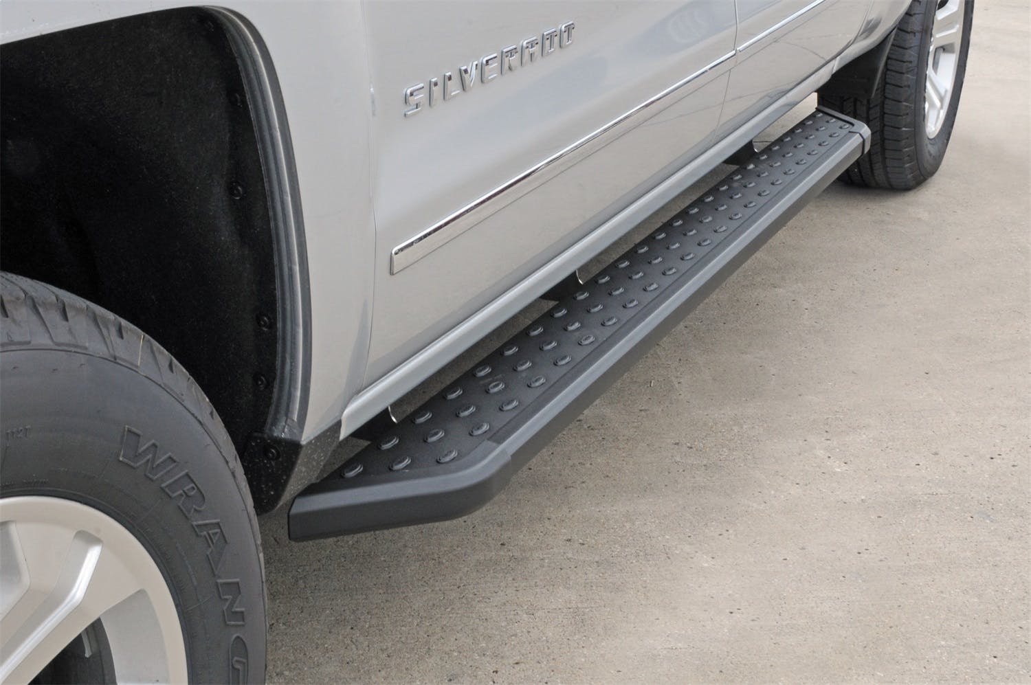 Dee Zee Side Steps & Running Boards