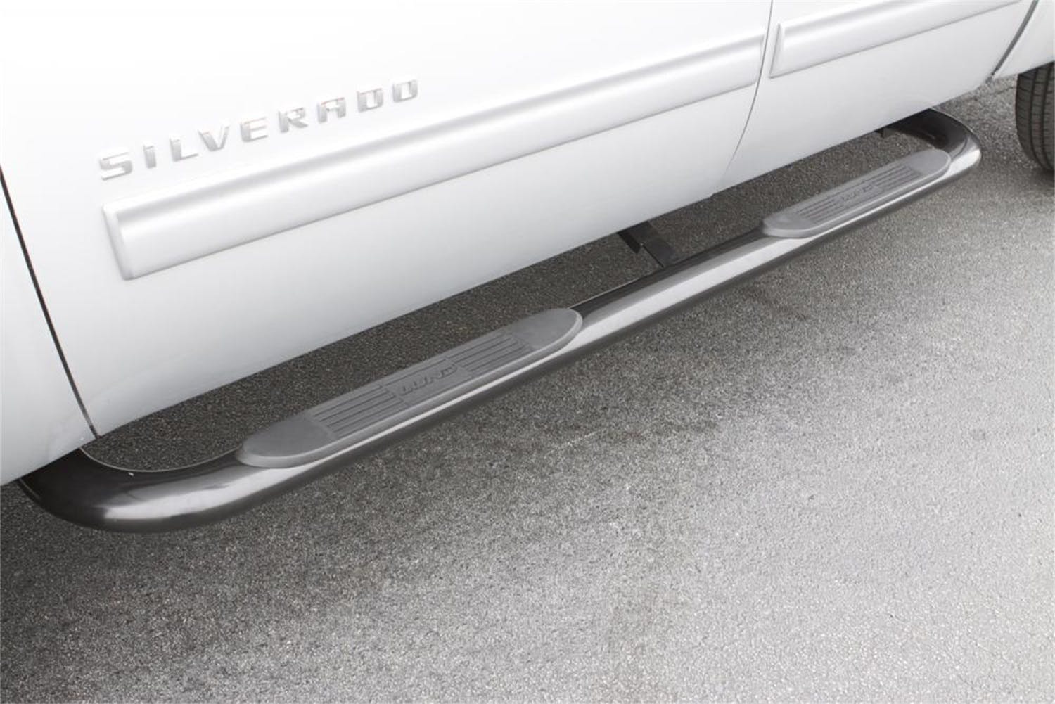 LUND 23278379 4 Inch Oval Curved Nerf Bar - Polished Stainless 4 In OVAL CURVED STAINLESS STL