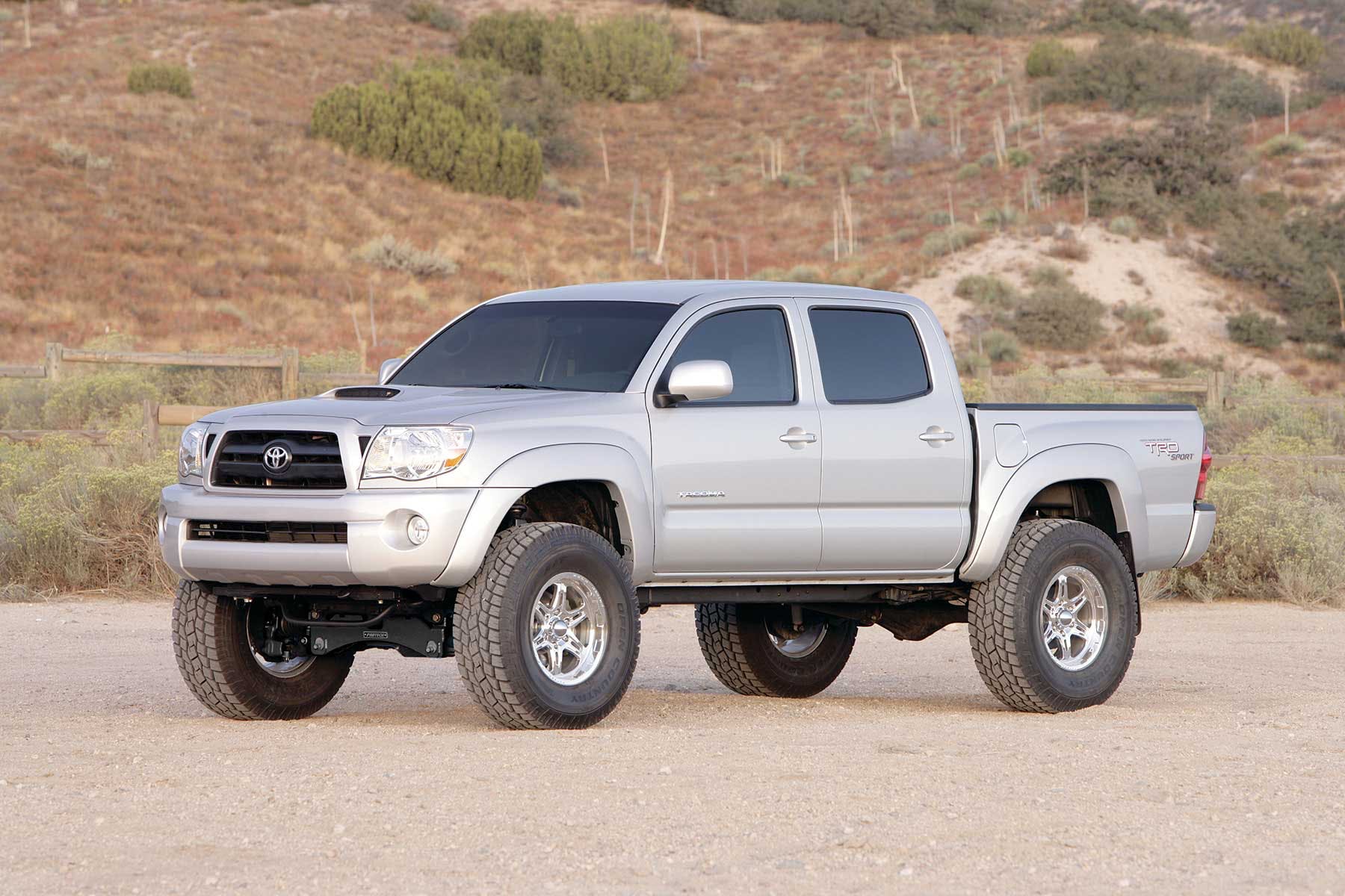 Fabtech K7019DL 6in. BASIC SYS W/RR DLSS SHKS 2005-13 TOYOTA TACOMA 4WD/2WD 6 LUG MODELS ONLY